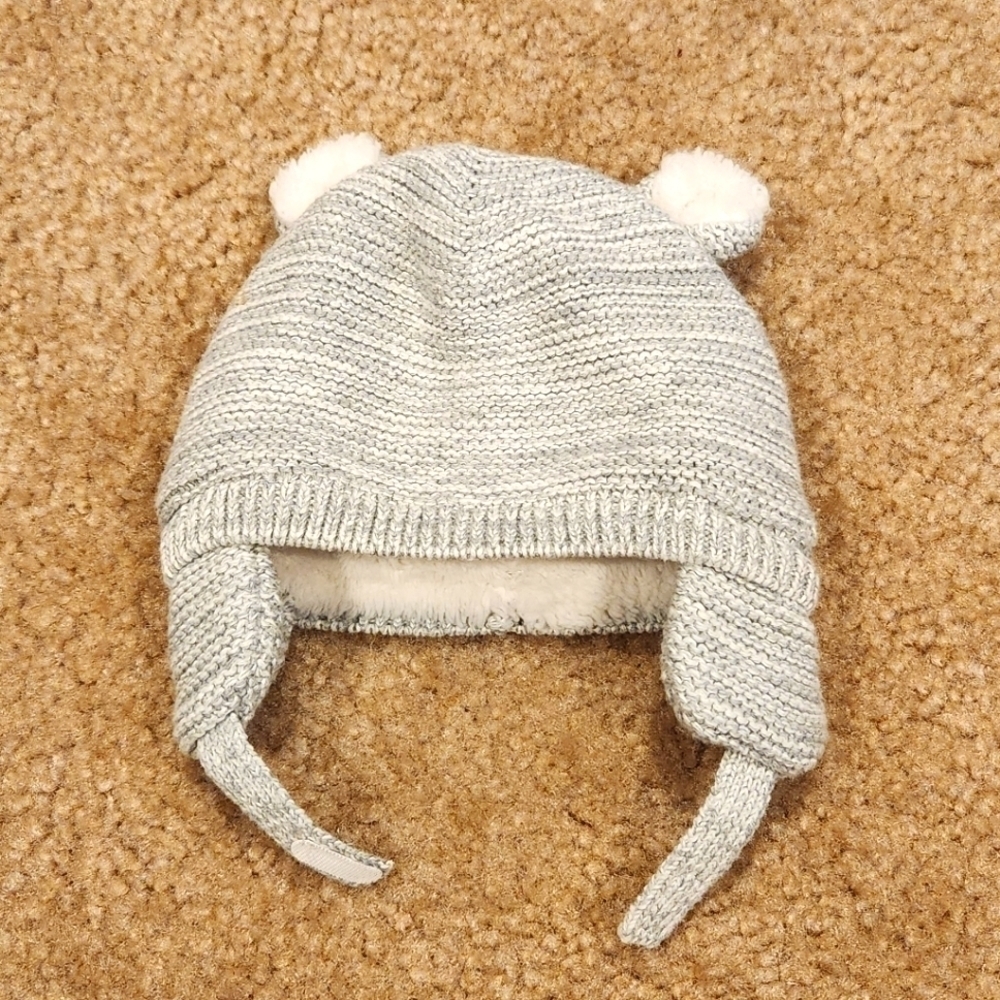 Baby GAP Gray and White Sherpa Lined Bear Beanie, size 0-3 months